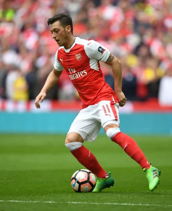 Framed Print : Mesut Ozil in Action: Arsenal vs Manchester City - FA Cup Semi-Final, 2017 Framed Print : Mesut Ozil in Action: Arsenal vs Manchester City - FA Cup Semi-Final, 2017