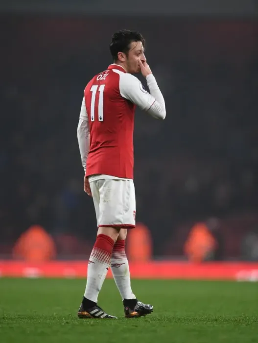 Framed Print : Mesut Ozil in Action: Arsenal vs Manchester United, Premier League 2017-18