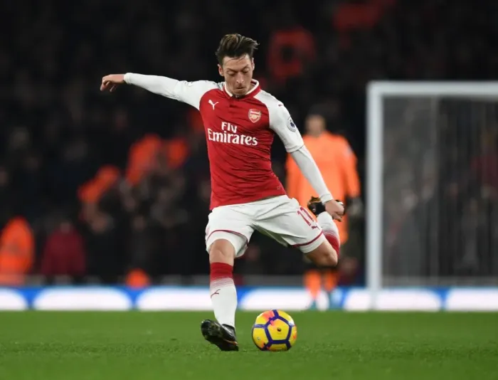 Framed Print : Mesut Ozil in Action: Arsenal vs Manchester United, Premier League 2017-18 Framed Print : Mesut Ozil in Action: Arsenal vs Manchester United, Premier League 2017-18