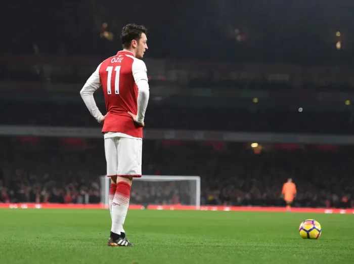 Framed Print : Mesut Ozil in Action: Arsenal vs Manchester United, Premier League 2017-18