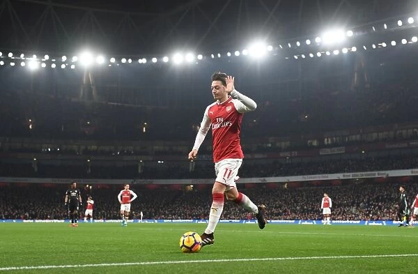 Mesut Ozil in Action: Arsenal vs Manchester United, Premier League 2017-18