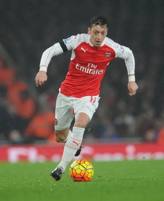 Framed Print : Mesut Ozil in Action: Arsenal vs Newcastle United, Premier League 2015-16