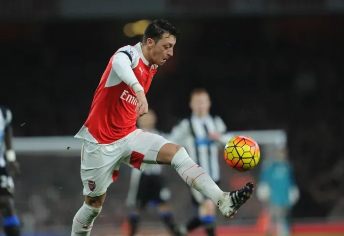 Framed Print : Mesut Ozil in Action: Arsenal vs Newcastle United, Premier League 2015-16 Framed Print : Mesut Ozil in Action: Arsenal vs Newcastle United, Premier League 2015-16