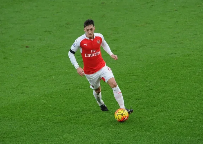 Framed Print : Mesut Ozil in Action: Arsenal vs Newcastle United, Premier League 2015-16