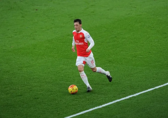 Framed Print : Mesut Ozil in Action: Arsenal vs Newcastle United, Premier League 2015-16 Framed Print : Mesut Ozil in Action: Arsenal vs Newcastle United, Premier League 2015-16