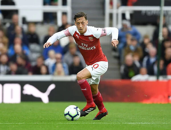 Mesut Ozil in Action: Arsenal vs. Newcastle United, Premier League 2018-19