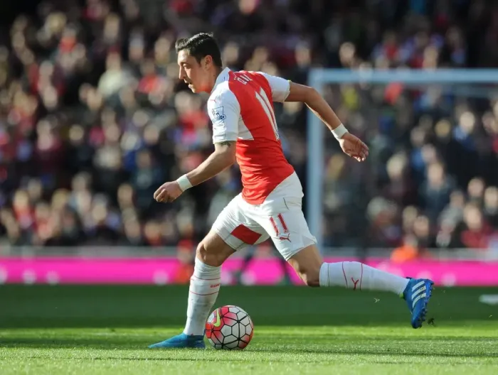 Framed Print : Mesut Ozil in Action: Arsenal vs Norwich City, Premier League 2015-16 Framed Print : Mesut Ozil in Action: Arsenal vs Norwich City, Premier League 2015-16