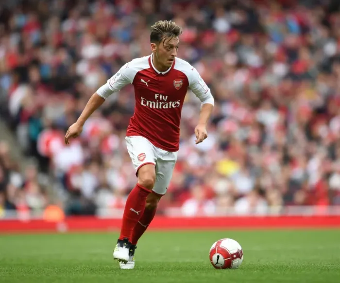 Framed Print : Mesut Ozil in Action: Arsenal vs Sevilla, Emirates Cup 2017-18 Framed Print : Mesut Ozil in Action: Arsenal vs Sevilla, Emirates Cup 2017-18