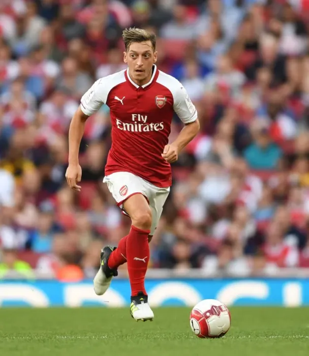 Framed Print : Mesut Ozil in Action: Arsenal vs Sevilla, Emirates Cup 2017-18