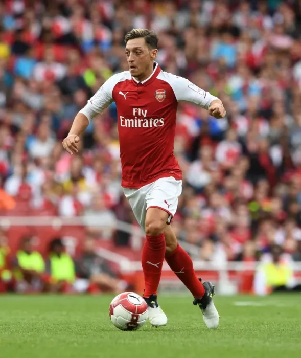 Framed Print : Mesut Ozil in Action: Arsenal vs Sevilla, Emirates Cup 2017-18 Framed Print : Mesut Ozil in Action: Arsenal vs Sevilla, Emirates Cup 2017-18