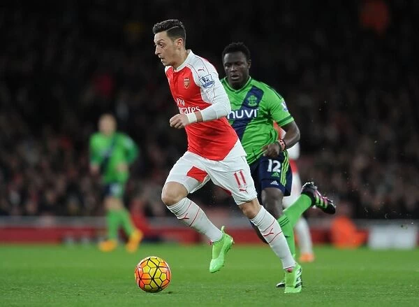 Mesut Ozil in Action: Arsenal vs Southampton, Premier League 2015-16