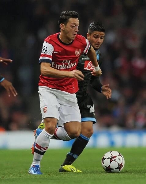 Mesut Ozil in Action: Arsenal vs. SSC Napoli, UEFA Champions League, 2013