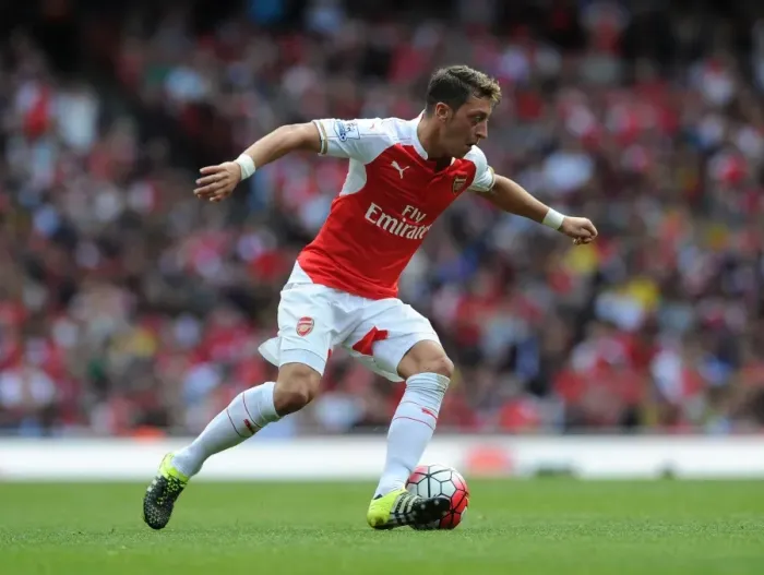 Framed Print : Mesut Ozil in Action: Arsenal vs Stoke City, Premier League 2015-16 Framed Print : Mesut Ozil in Action: Arsenal vs Stoke City, Premier League 2015-16