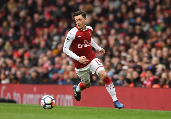 Framed Print : Mesut Ozil in Action: Arsenal vs Stoke City, Premier League 2017-18 Framed Print : Mesut Ozil in Action: Arsenal vs Stoke City, Premier League 2017-18