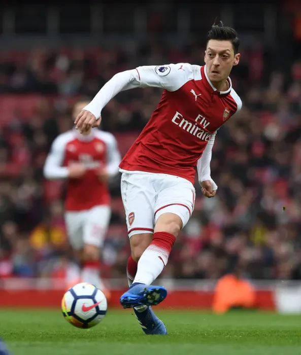 Framed Print : Mesut Ozil in Action: Arsenal vs Stoke City, Premier League 2017-18