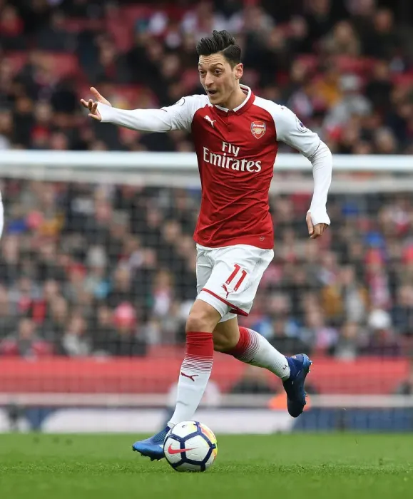 Framed Print : Mesut Ozil in Action: Arsenal vs Stoke City, Premier League 2017-18 Framed Print : Mesut Ozil in Action: Arsenal vs Stoke City, Premier League 2017-18