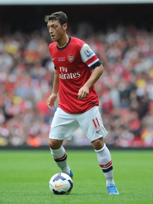 Framed Print : Mesut Ozil in Action: Arsenal vs Stoke City, Premier League 2013-14 Framed Print : Mesut Ozil in Action: Arsenal vs Stoke City, Premier League 2013-14
