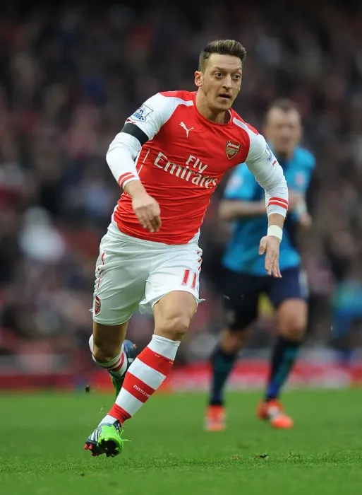 Framed Print : Mesut Ozil in Action: Arsenal vs. Stoke City (Premier League 2014-15)