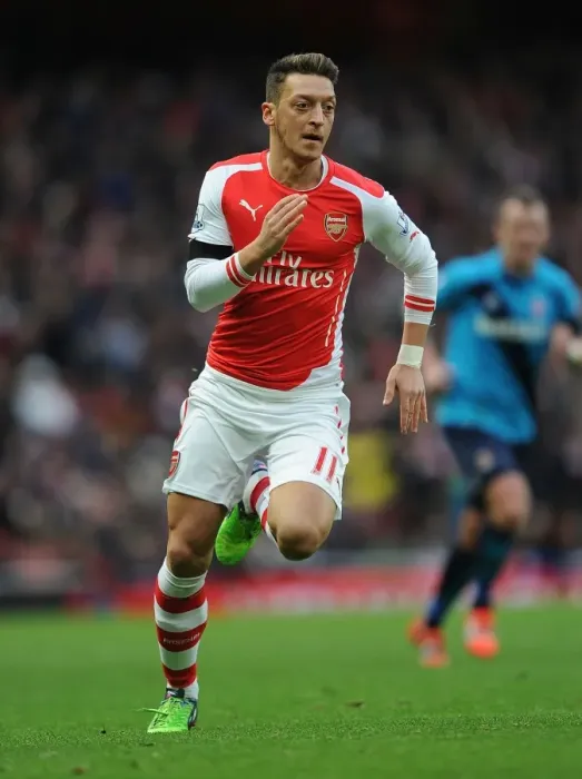 Framed Print : Mesut Ozil in Action: Arsenal vs. Stoke City (Premier League 2014-15)