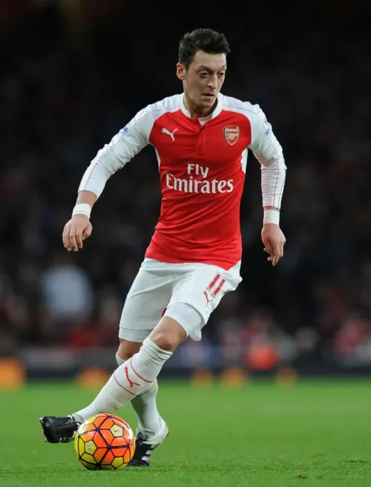 Framed Print : Mesut Ozil in Action: Arsenal vs. Sunderland, Premier League 2015-16
