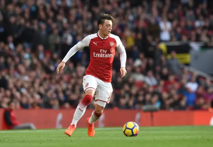 Framed Print : Mesut Ozil in Action: Arsenal vs Swansea City, Premier League 2017-18