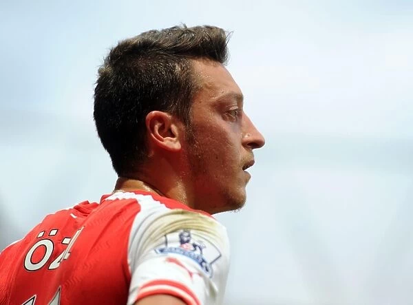 Mesut Ozil in Action: Arsenal vs. Tottenham, Premier League 2014-15