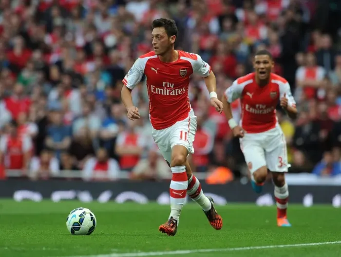 Framed Print : Mesut Ozil in Action: Arsenal vs. Tottenham (2014-15) Framed Print : Mesut Ozil in Action: Arsenal vs. Tottenham (2014-15)