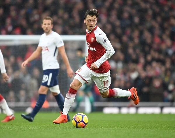 Mesut Ozil in Action: Arsenal vs. Tottenham Hotspur, Premier League 2017-18