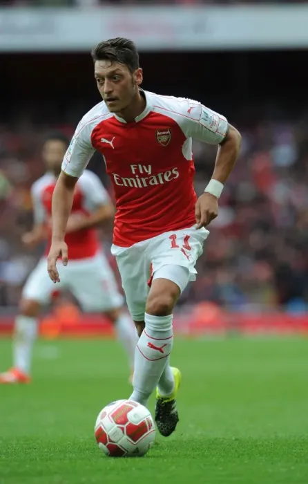 Framed Print : Mesut Ozil in Action: Arsenal vs. VfL Wolfsburg at Emirates Cup 2015 / 16 Framed Print : Mesut Ozil in Action: Arsenal vs. VfL Wolfsburg at Emirates Cup 2015 / 16