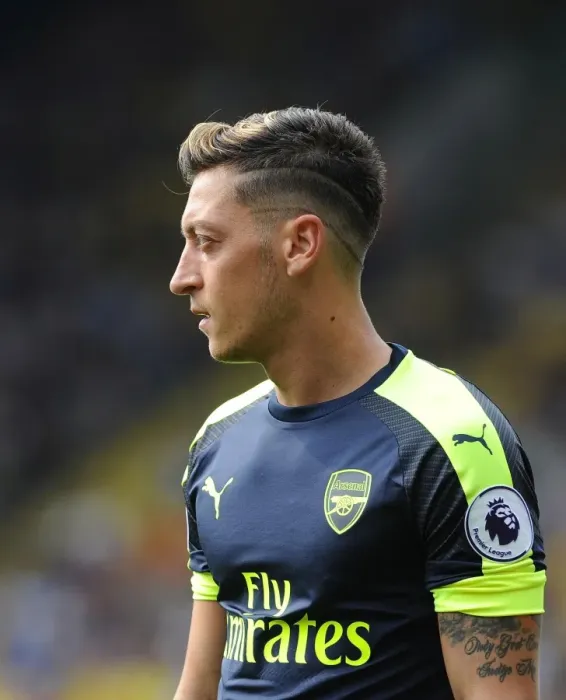 Framed Print : Mesut Ozil in Action: Arsenal vs. Watford, Premier League 2016-17 Framed Print : Mesut Ozil in Action: Arsenal vs. Watford, Premier League 2016-17