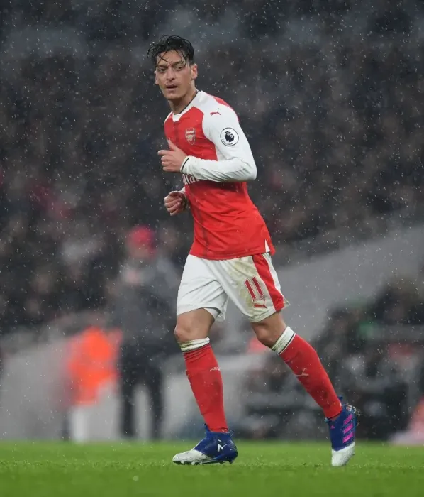 Framed Print : Mesut Ozil in Action: Arsenal vs. Watford, Premier League 2016-17 Framed Print : Mesut Ozil in Action: Arsenal vs. Watford, Premier League 2016-17