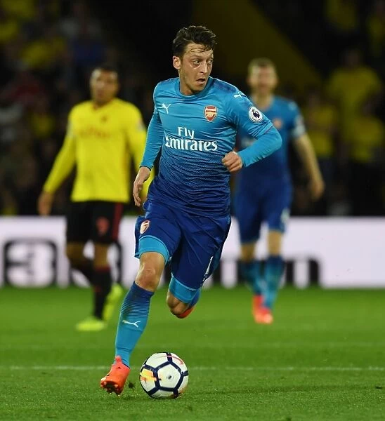 Mesut Ozil in Action: Arsenal vs. Watford, Premier League 2017-18