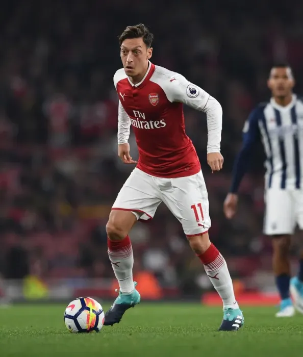 Framed Print : Mesut Ozil in Action: Arsenal vs. West Bromwich Albion, Premier League 2017-18