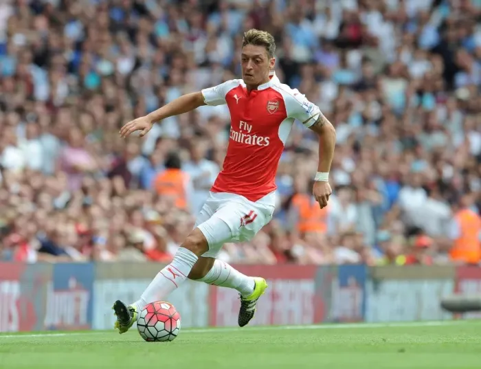 Framed Print : Mesut Ozil in Action: Arsenal vs. West Ham United, Premier League 2015-16 Framed Print : Mesut Ozil in Action: Arsenal vs. West Ham United, Premier League 2015-16