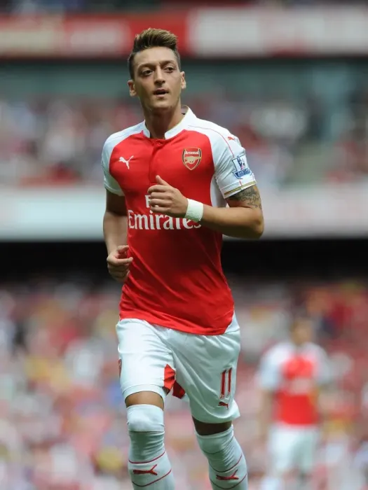 Framed Print : Mesut Ozil in Action: Arsenal vs. West Ham United, 2015-16 Premier League