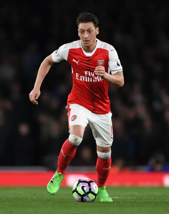 Framed Print : Mesut Ozil in Action: Arsenal vs West Ham United, Premier League 2016-17