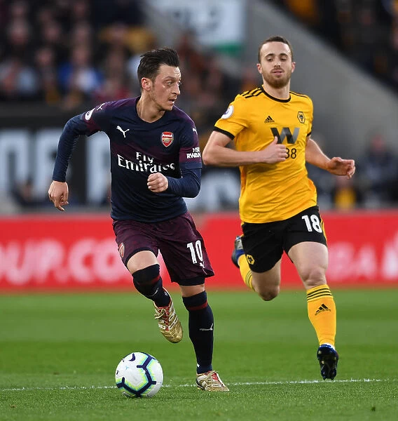 Mesut Ozil in Action: Arsenal vs Wolverhampton Wanderers, Premier League 2018-19
