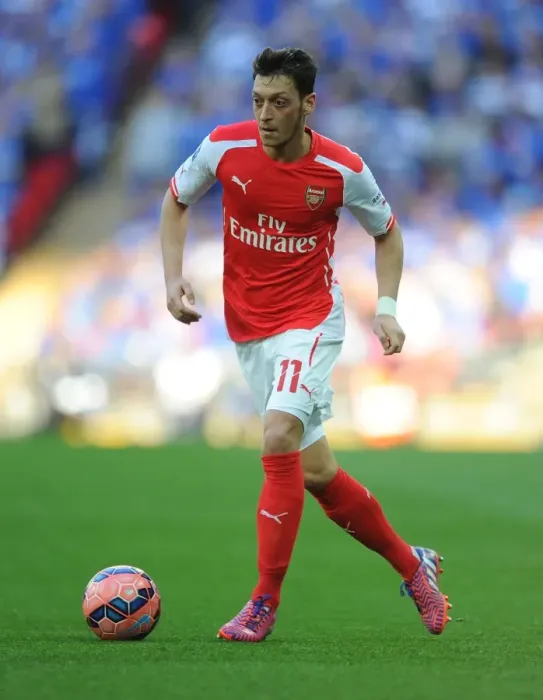 Framed Print : Mesut Ozil in Action: Arsenal's Star Performer at the FA Cup Semi-Final vs. Reading, 2015