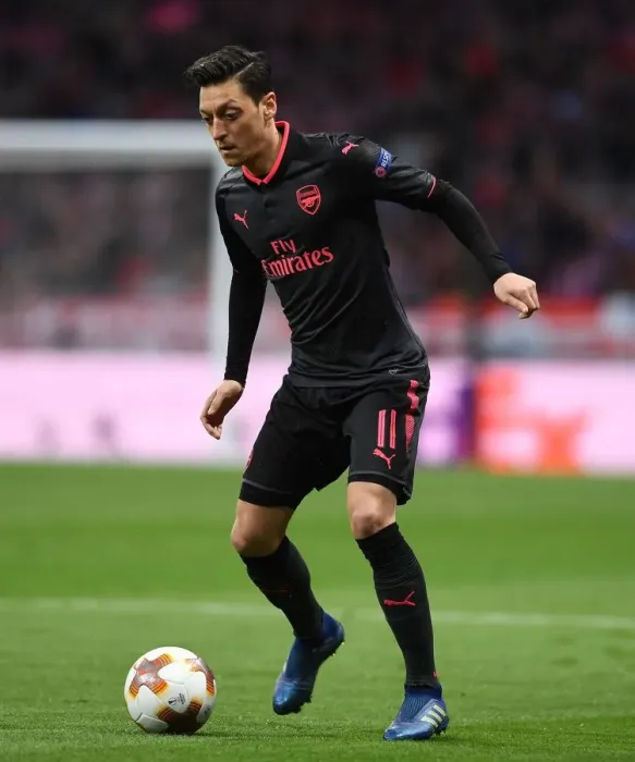 Framed Print : Mesut Ozil in Action: Atletico Madrid vs. Arsenal FC - UEFA Europa League Semi-Final Framed Print : Mesut Ozil in Action: Atletico Madrid vs. Arsenal FC - UEFA Europa League Semi-Final