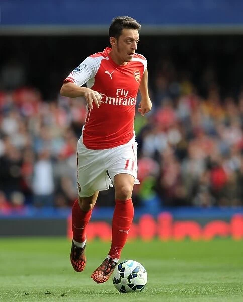 Mesut Ozil in Action: Chelsea vs. Arsenal, Premier League 2014-15