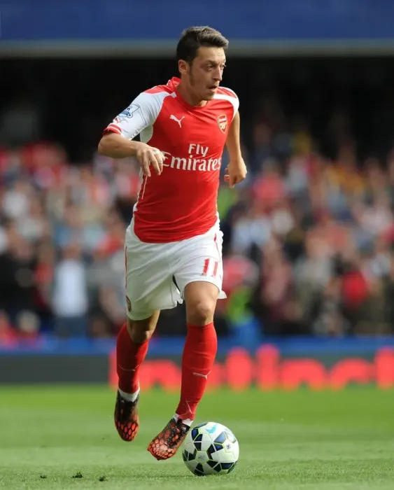Framed Print : Mesut Ozil in Action: Chelsea vs. Arsenal, Premier League 2014-15 Framed Print : Mesut Ozil in Action: Chelsea vs. Arsenal, Premier League 2014-15
