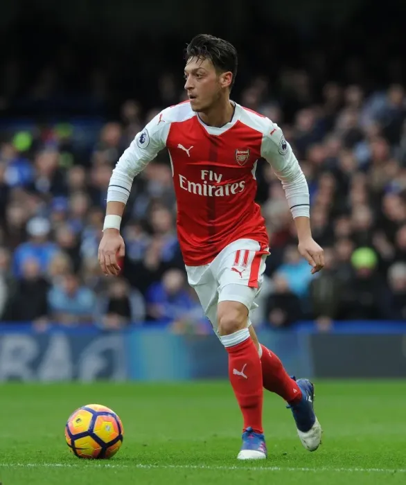 Framed Print : Mesut Ozil in Action: Chelsea vs. Arsenal, Premier League 2016-17 Framed Print : Mesut Ozil in Action: Chelsea vs. Arsenal, Premier League 2016-17