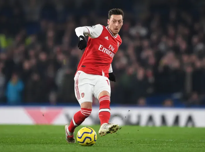 Framed Print : Mesut Ozil in Action: Chelsea vs. Arsenal, Premier League 2019-20 Framed Print : Mesut Ozil in Action: Chelsea vs. Arsenal, Premier League 2019-20