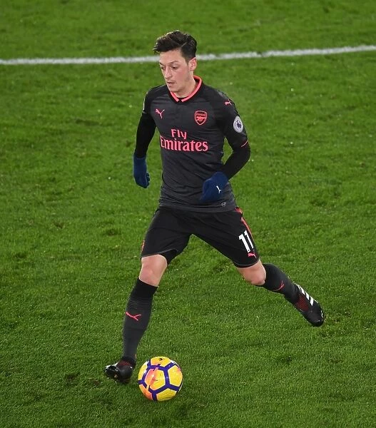 Mesut Ozil in Action: Crystal Palace vs. Arsenal, Premier League 2017-18