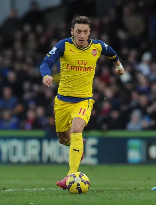 Framed Print : Mesut Ozil in Action: Crystal Palace vs Arsenal, Premier League 2014-15