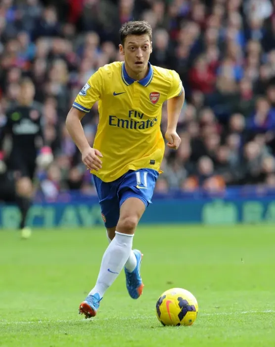 Framed Print : Mesut Ozil in Action: Crystal Palace vs Arsenal, Premier League 2013-14