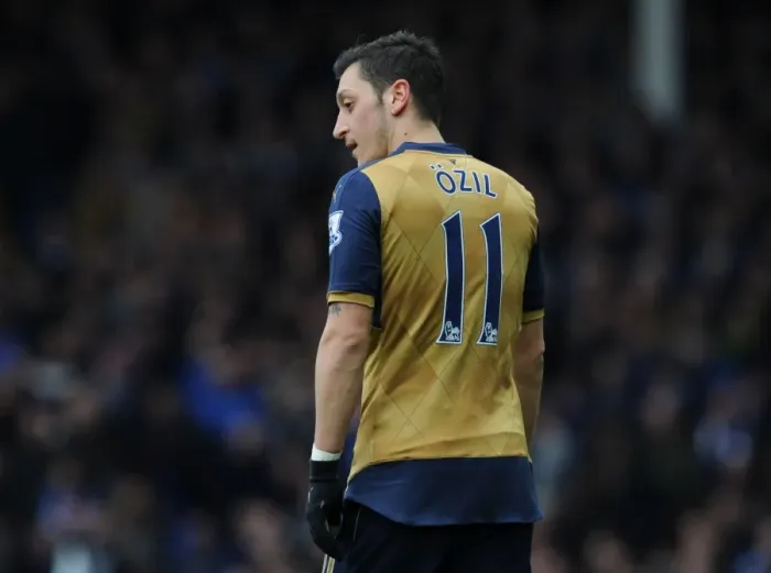 Framed Print : Mesut Ozil in Action: Everton vs Arsenal, Premier League 2015-16 Framed Print : Mesut Ozil in Action: Everton vs Arsenal, Premier League 2015-16