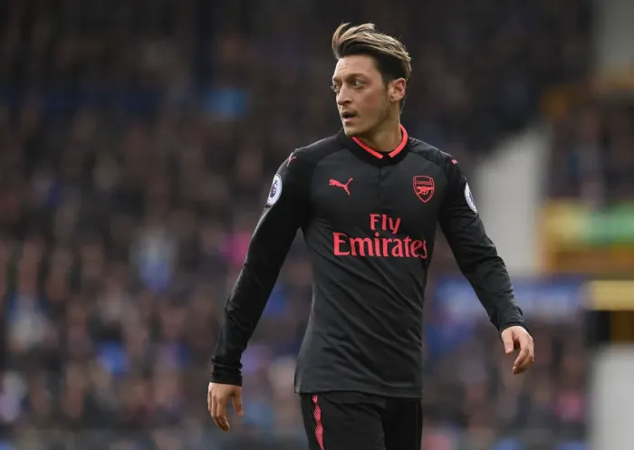 Framed Print : Mesut Ozil in Action: Everton vs. Arsenal, Premier League 2017-18 Framed Print : Mesut Ozil in Action: Everton vs. Arsenal, Premier League 2017-18