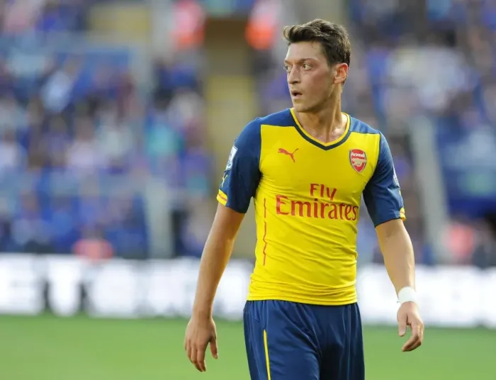 Framed Print : Mesut Ozil in Action: Leicester City vs. Arsenal, Premier League 2014-15 Framed Print : Mesut Ozil in Action: Leicester City vs. Arsenal, Premier League 2014-15