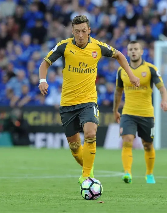Framed Print : Mesut Ozil in Action: Leicester City vs. Arsenal, Premier League 2016-17 Framed Print : Mesut Ozil in Action: Leicester City vs. Arsenal, Premier League 2016-17